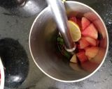 A picture of step 3 of Pomo melon mocktail.