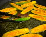 Gambar langkah 2 resipi Terung telunjuk goreng pedas.