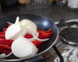 Foto del paso 1 de la receta: Congrio en salsa de pimiento