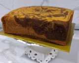 Gambar langkah 6 resipi Kek Marble Kampung.
