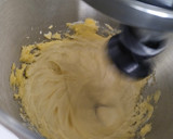 Foto langkah ke 2 dari resep Zebra Butter Cake.