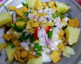 A picture of step 8 of Special chana chat.