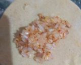 A picture of step 4 of Onion paratha.
