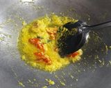 Foto langkah ke 2 dari resep Tumis Ayam Kampung.