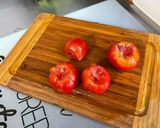 Une image de l'étape 10 de Salade de tomates, betteraves rouges, courgette et persil aux deux jambons.