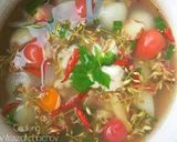 รูปขั้นตอนการทำที่ 1 ของ ต้มยำไก่ใส่ดอกมะขาม