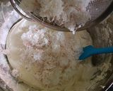 Foto langkah ke 5 dari resep Bolu Kelapa Mini.