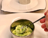 A picture of step 4 of Crabmeat truffle salad with Mango and Avocado.