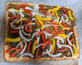 Foto del paso 7 de la receta: Pizza casera con masa de pollo asado