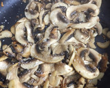 Foto del paso 1 de la receta: Revuelto de ternera picada con champiñones