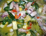 Foto langkah ke 5 dari resep Cumi tumis cabe hijau.