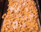 A picture of step 4 of Mac & Cheese Pizza.