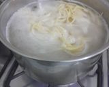 Foto del paso 1 de la receta: Fideos con crema y albahaca rinden para 4 personas💪😋
