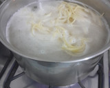 Foto del paso 1 de la receta: Fideos con crema y albahaca rinden para 4 personas💪😋
