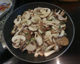 Foto del paso 3 de la receta: Setas variadas salteadas