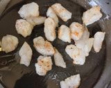 Foto del paso 2 de la receta: Aguacate relleno de camarones