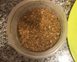 Foto del paso 1 de la receta: Desayuno para llevar en tupper de avena, banana asada y café