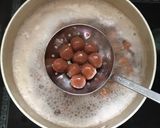 Hình bước làm 5 của món Làm trân châu bằng bột sắn dây và milo