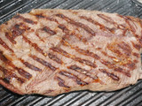 Punta de paleta asada con patacones o tostones