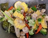 Foto langkah ke 2 dari resep Asem asem udang tenggiri.