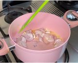 A picture of step 1 of Cream Of Mushroom Soup.