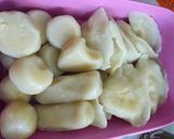 Foto langkah ke 6 dari resep (661) pempek dos (tanpa ikan) isi telur dan keju.