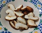 Gambar langkah 1 resipi Pajeon Cendawan.