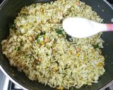 A picture of step 4 of Tamarind leaves rice.