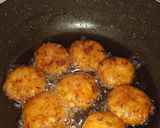 Foto langkah ke 3 dari resep Perkedel kentang non telur.