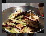 A picture of step 1 of Stir Fry Spicy Malak Lotus and Peanut.