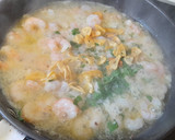Foto del paso 5 de la receta: Cogollos de lechuga con gambas al pil pil