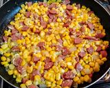 Foto del paso 2 de la receta: RELLENO De🌽Maíz y Salchichas...!