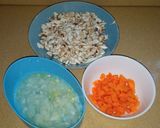 Foto del paso 4 de la receta: Albóndigas de merluza y champiñones con guarnición de zanahoria