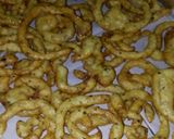 Foto langkah ke 5 dari resep Kentang goreng spiral.