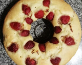 Foto del paso 5 de la receta: Torta esponjosa con frutillas 🍓🍓