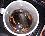 Foto del paso 1 de la receta: Huevo en salsa de Chile Pasilla y jitomate