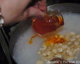 A picture of step 7 of Persian saffron rice pudding (Sholeh zard).