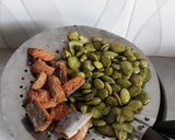 Foto langkah ke 1 dari resep Ikan Asin,Udang,Pete,Cabe Hijau.