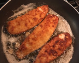 Foto del paso 3 de la receta: Tilapia empanizada con ensalada fresca