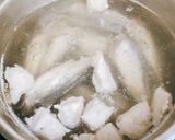 Hình bước làm 1 của món Cá Nục Nấu Lá Me