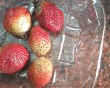 স্ট্রবেরি স্মুদি (Strawberry smoothie recipe in Bengali) রেসিপি ধাপ - 1 ছবি