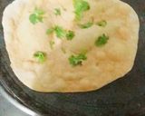 A picture of step 8 of Paya curry with tandoori roti.