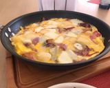 Foto del paso 2 de la receta: Huevos con jamón serrano y quesos