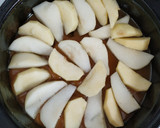 Foto del paso 4 de la receta: Torta invertida de peras🍐y manzanas🍎 😋