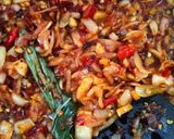 Gambar langkah 6 resipi Cencaru Goreng Kicap Pedas.