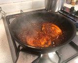 Foto del paso 4 de la receta: Pechugas de pavo en salsa inglesa
