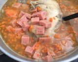 Foto langkah ke 3 dari resep Sup Ayam pasta Bowties.