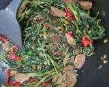 Foto langkah ke 3 dari resep Tumis Kangkung Kecap.