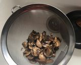 A picture of step 1 of Mushroom Salad 1.