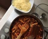 Penne paradicsomos kagylóval recept fázis 4 fotója